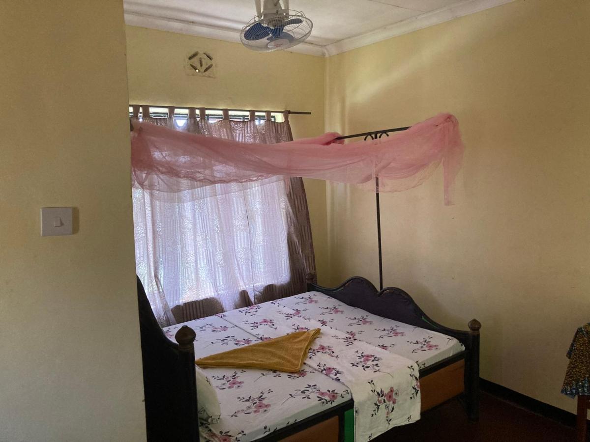 Lake Natron Maasai Guesthouse Mtowabaga Екстер'єр фото