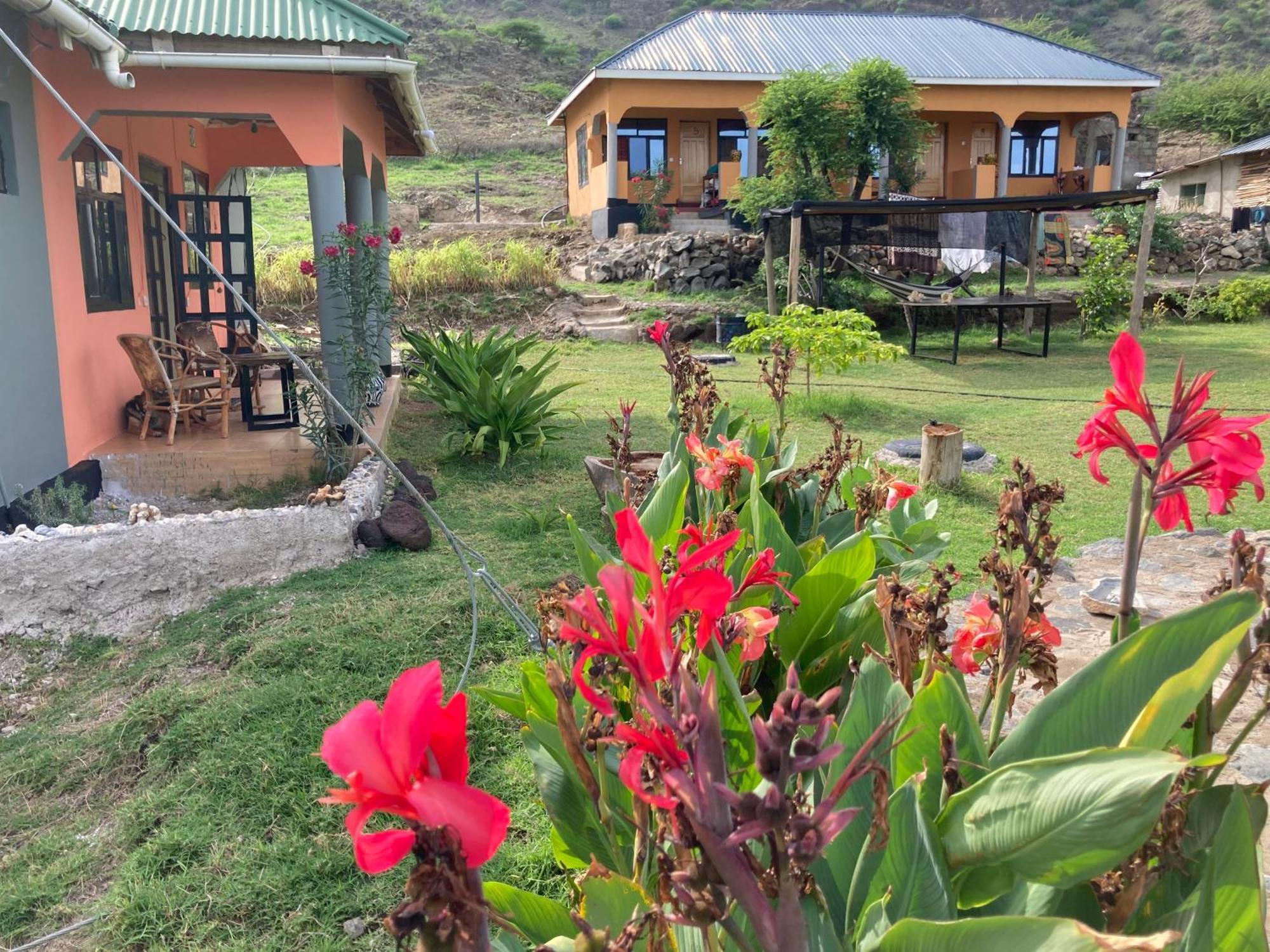 Lake Natron Maasai Guesthouse Mtowabaga Екстер'єр фото